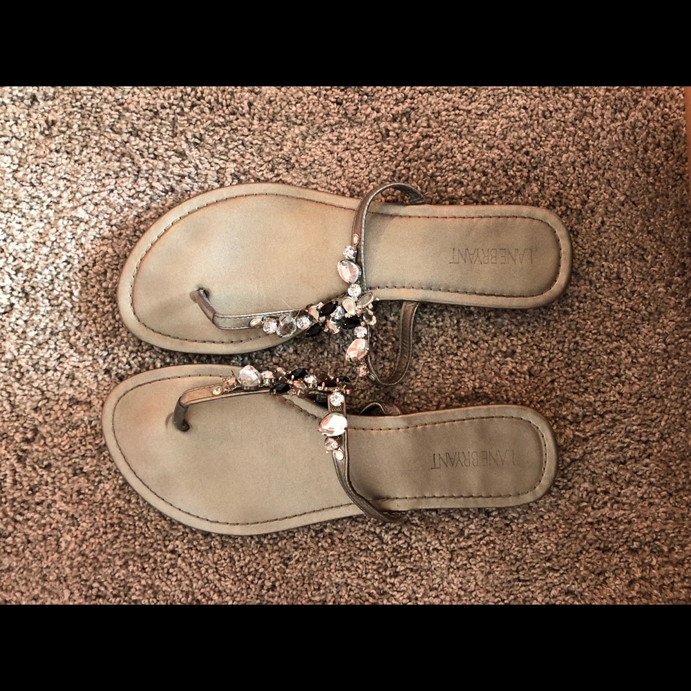 LANE BRYANT FLIP SANDALS